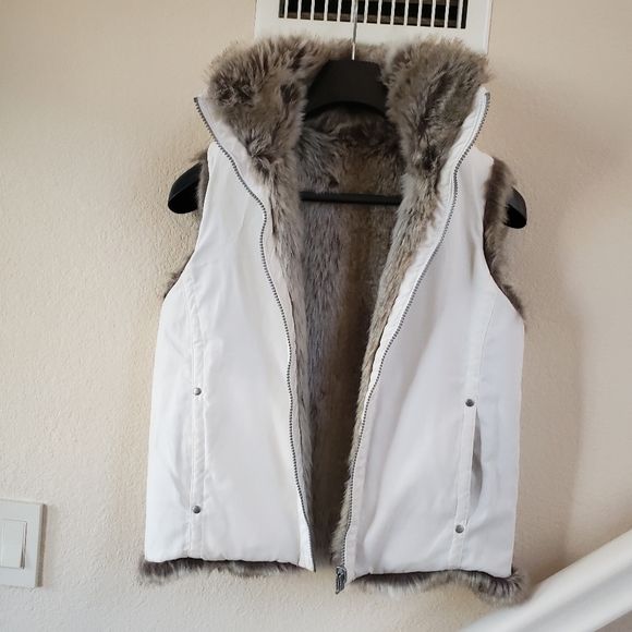 Weatherproof Jackets & Blazers - Weatherproof reversible faux fur vest. SZ. Small